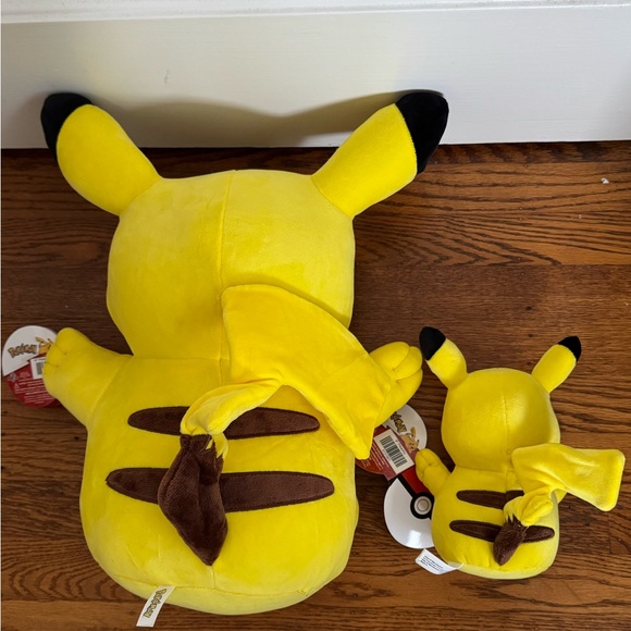 Pikachus - Picture 2 of 4